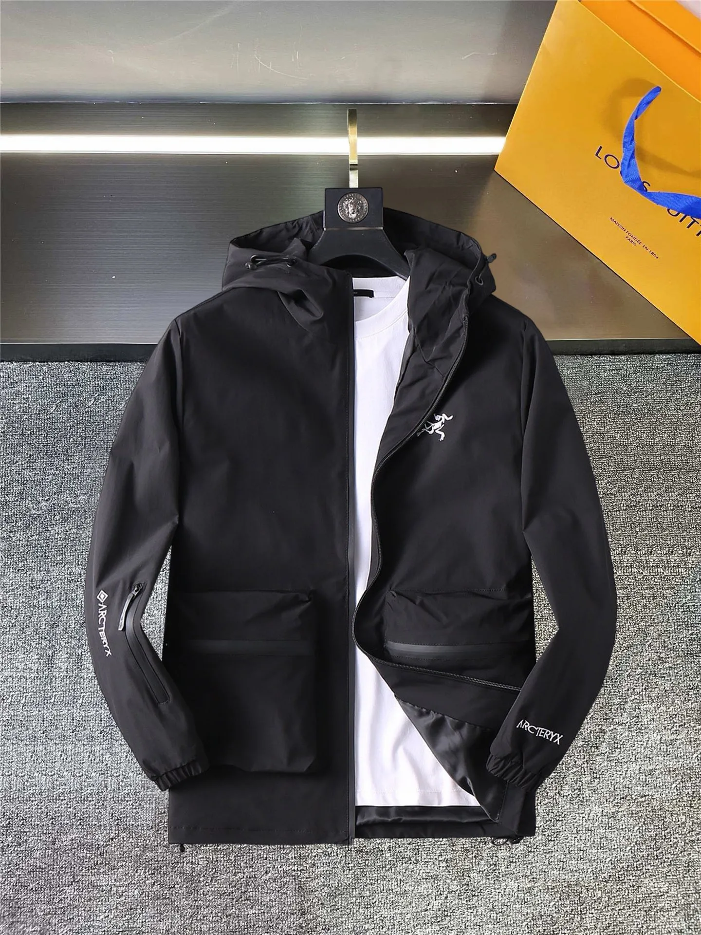 Same Style， ， 2026 New Arrival ， Original Premium Breathable ， ， ， Quality。 ， Sizes：M～3XL，
